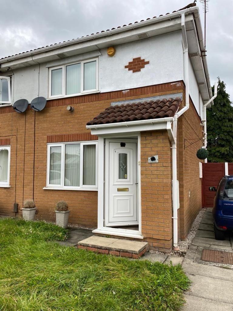 New Build House Near Trafford Centre With Drive مانشستر المظهر الخارجي الصورة
