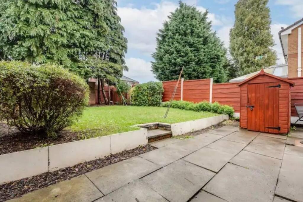 New Build House Near Trafford Centre With Drive مانشستر المظهر الخارجي الصورة